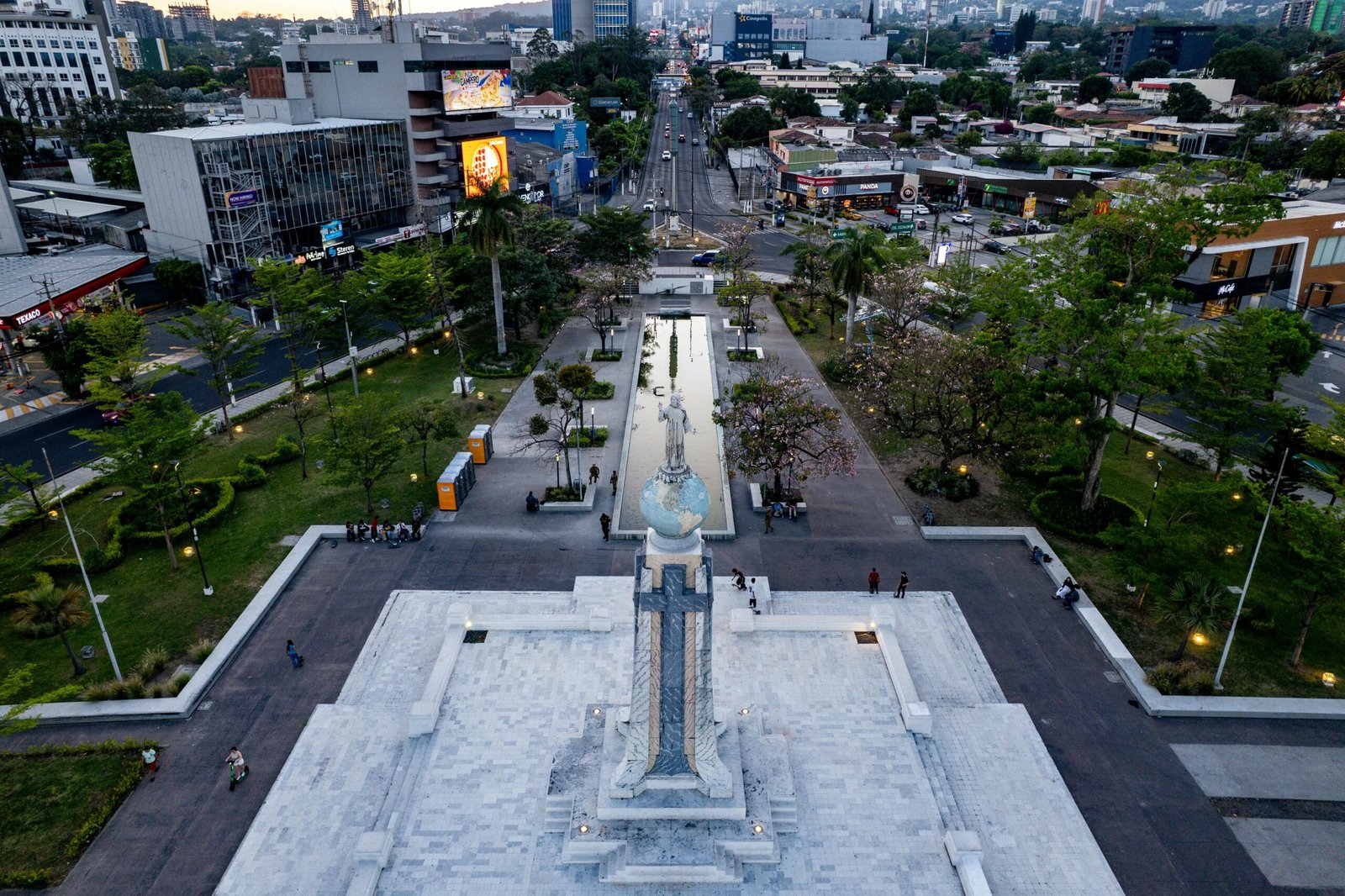 bulevar-de-salvador-allende-se-renueva-con-arte-urbano