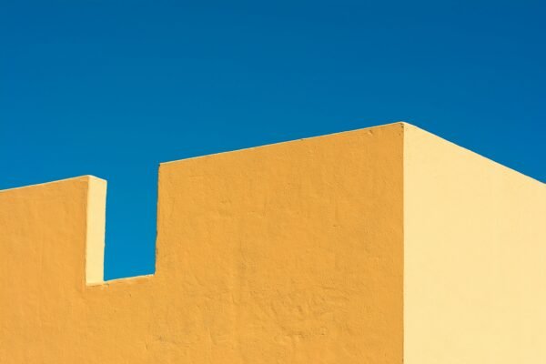 Los barrios con más y menos renta de España: de los 196.000 euros en La Moraleja a los 11.300 en Torreblanca (Sevilla)