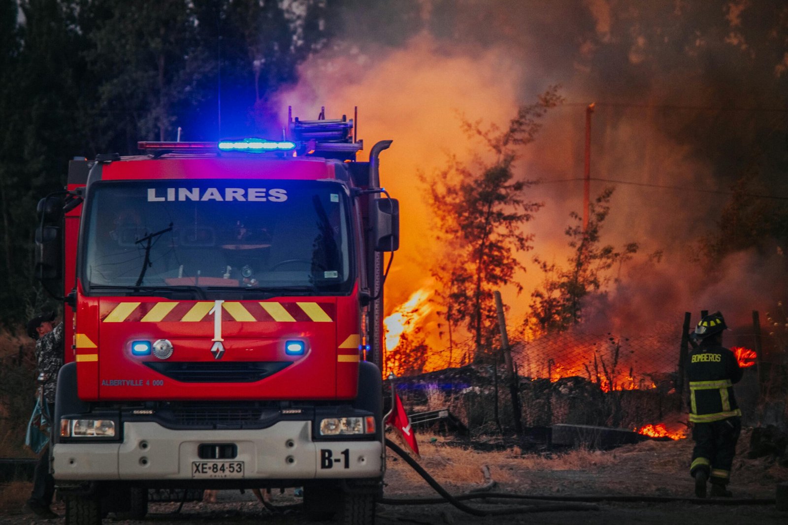 Gran incendio en Collado Mediano alarma a vecinos