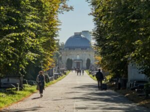historia-y-serenidad-del-parque-cementerio-de-la-paz