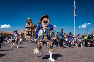plaza-del-pueblo-celebra-nuevas-tradiciones-culturales