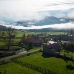 Valdelacasa y su encanto rural entre montañas únicas